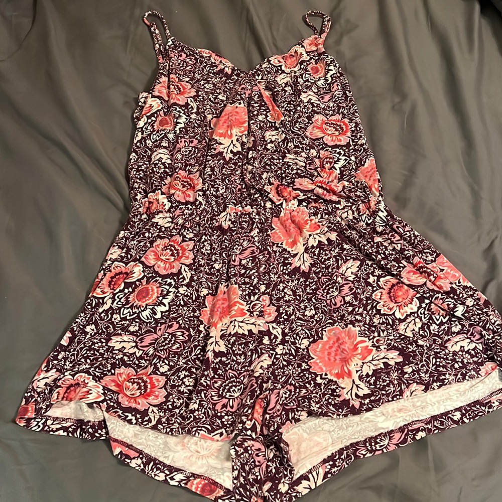Womens Floral romper- Size Large